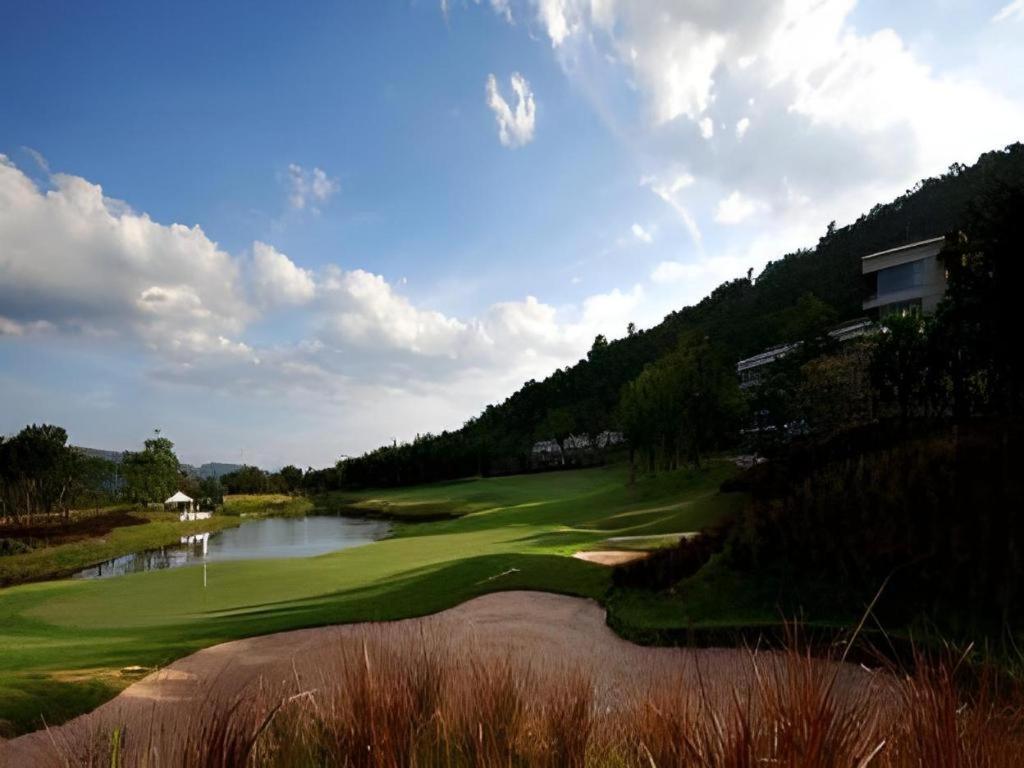 Royal Hills Golf Resort & Spa Nakhon Nayok Zewnętrze zdjęcie
