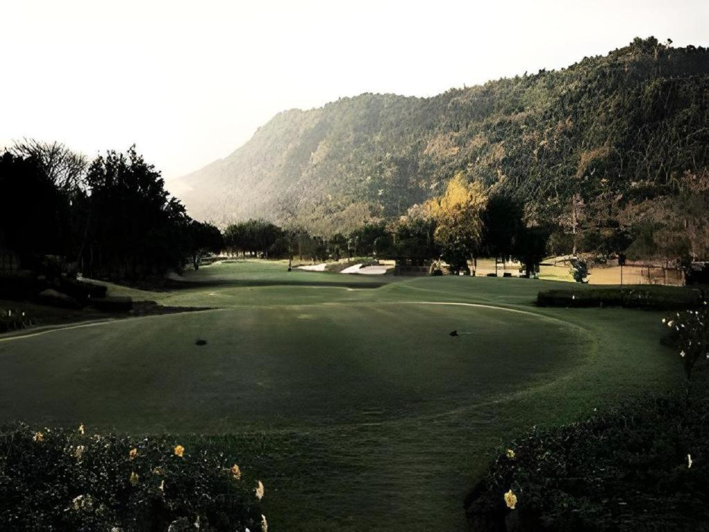 Royal Hills Golf Resort & Spa Nakhon Nayok Zewnętrze zdjęcie