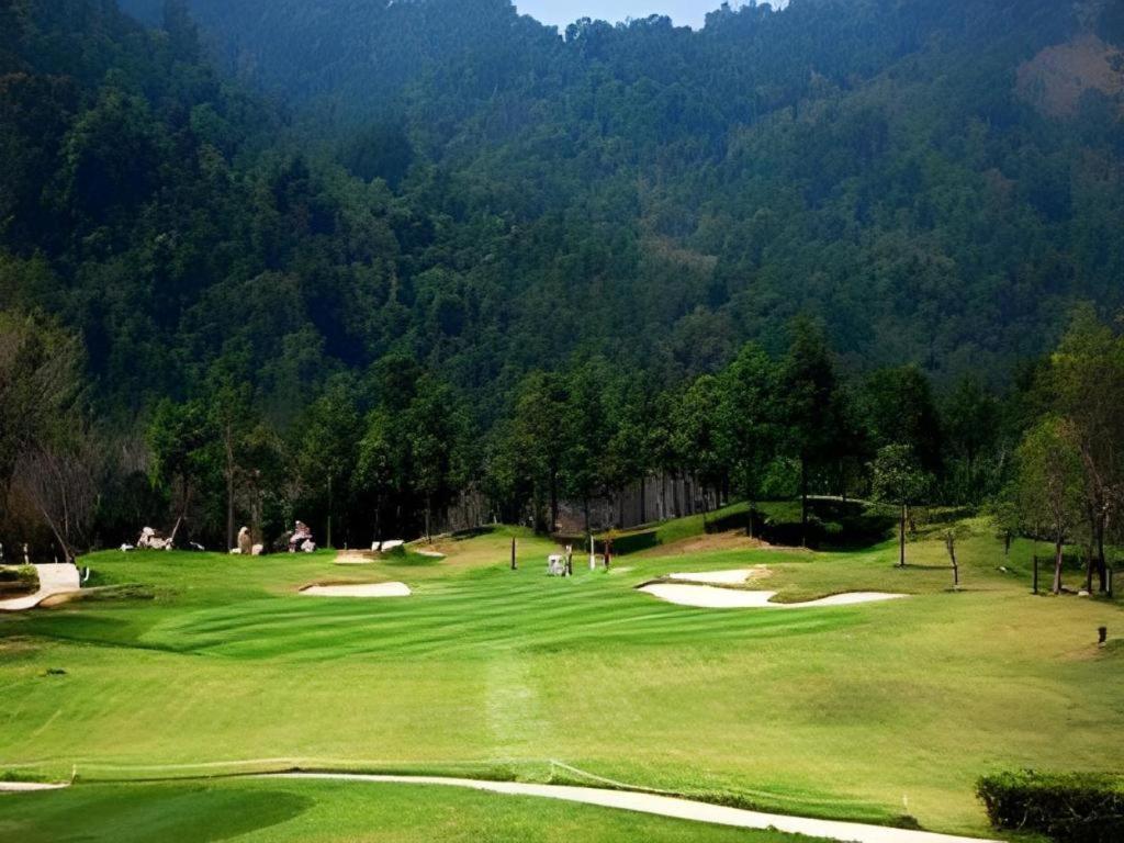 Royal Hills Golf Resort & Spa Nakhon Nayok Zewnętrze zdjęcie