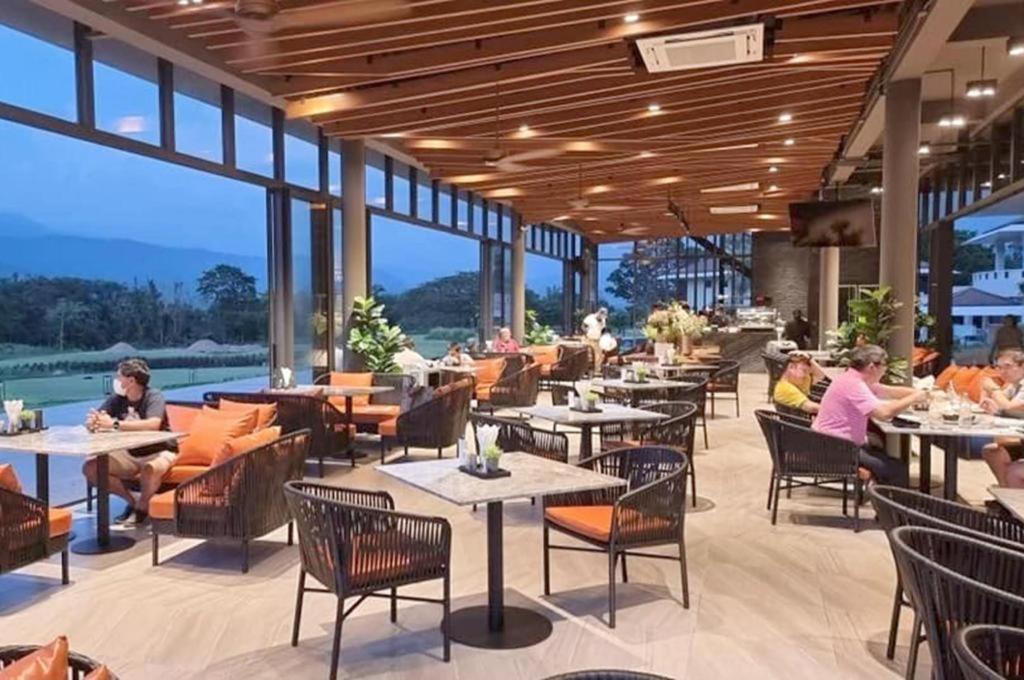 Royal Hills Golf Resort & Spa Nakhon Nayok Zewnętrze zdjęcie